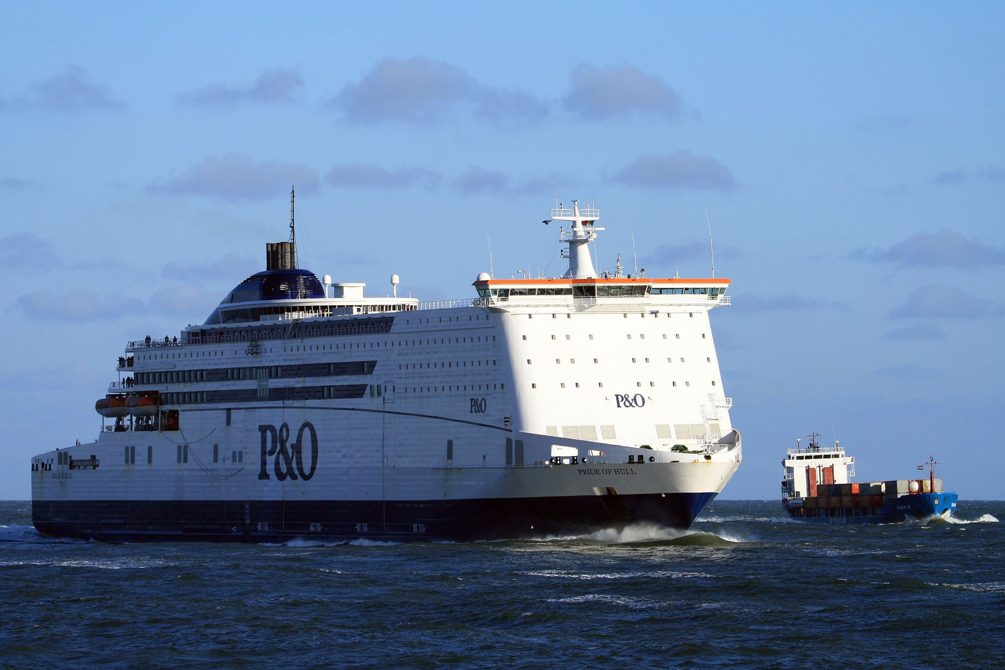 Pride of Hull and Thea B