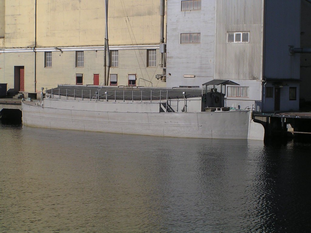 GRAIN BARGE
